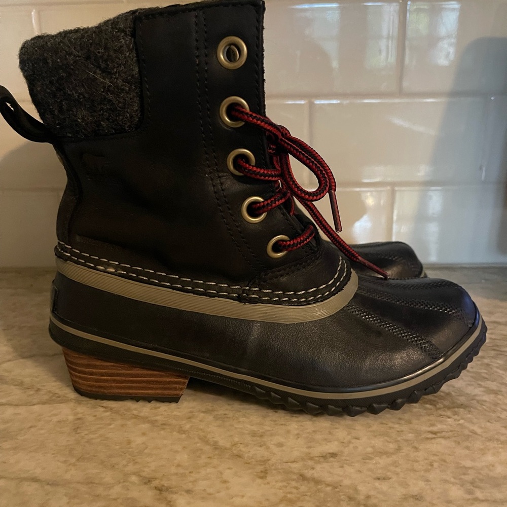 Sorel Black and Red Women's Winter Boots